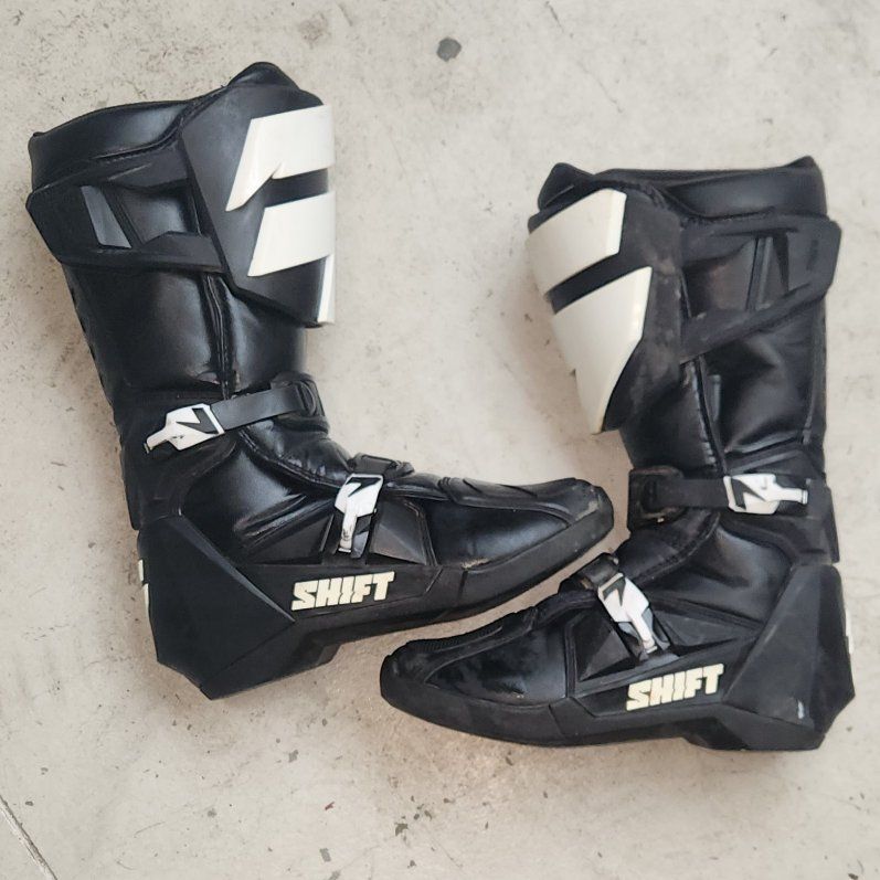 shift size 11 Moto boots