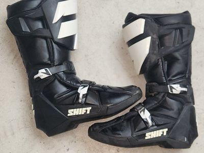 shift size 11 Moto boots