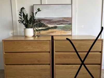 (1 available) Short Deep 3-Drawer Oak Dresser