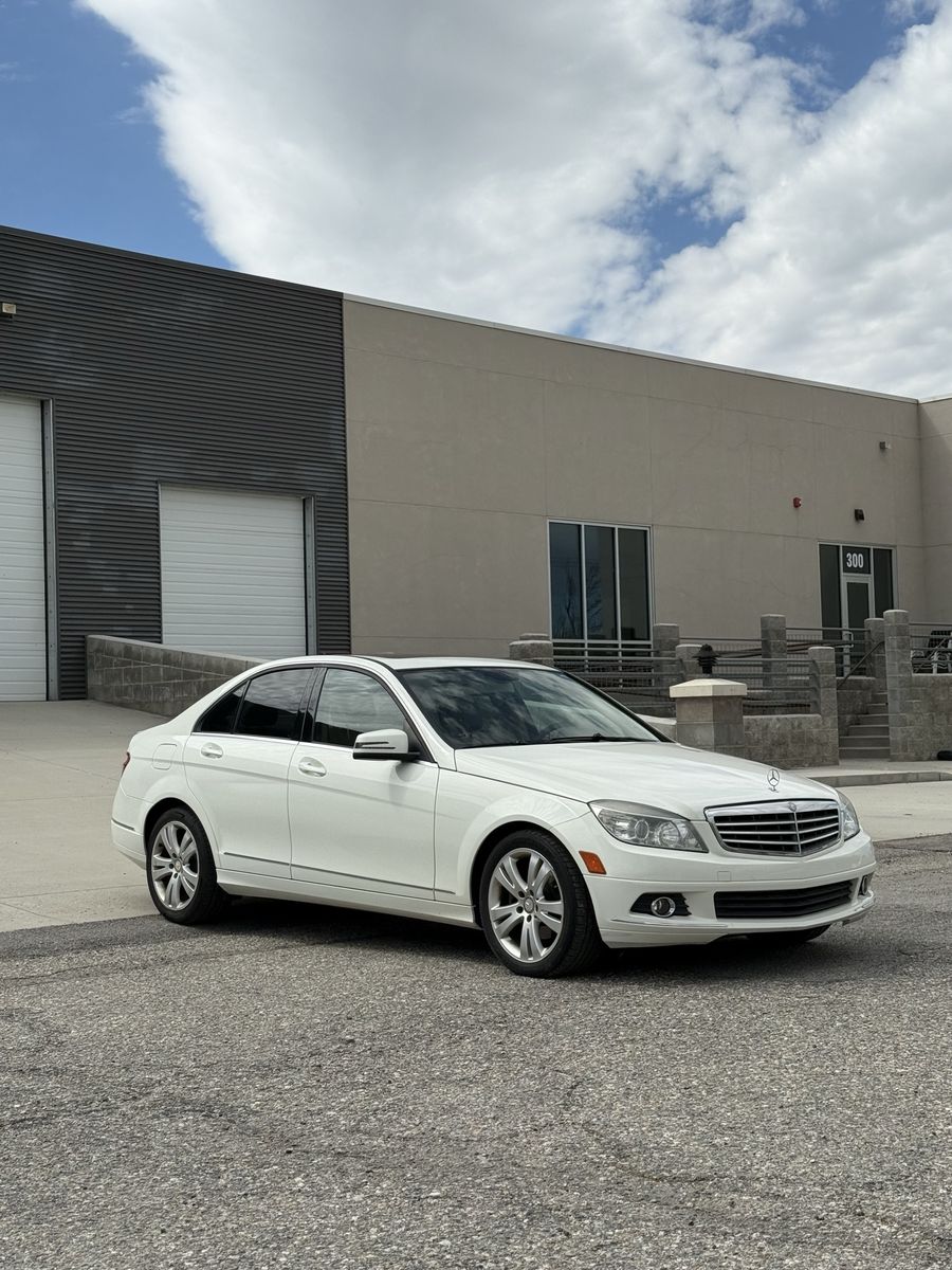 2011 Mercedes-Benz C-Class 300 4MATIC