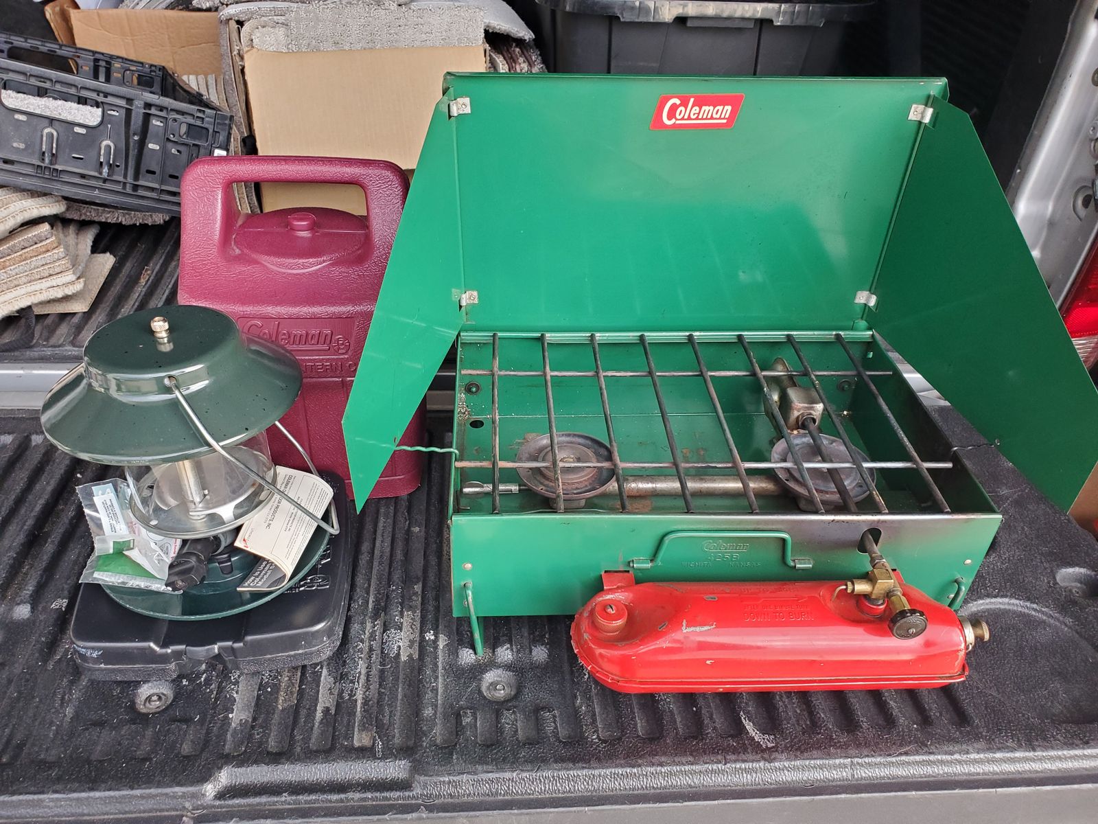 Coleman Two Burner Stove and Propane Lantern Combo