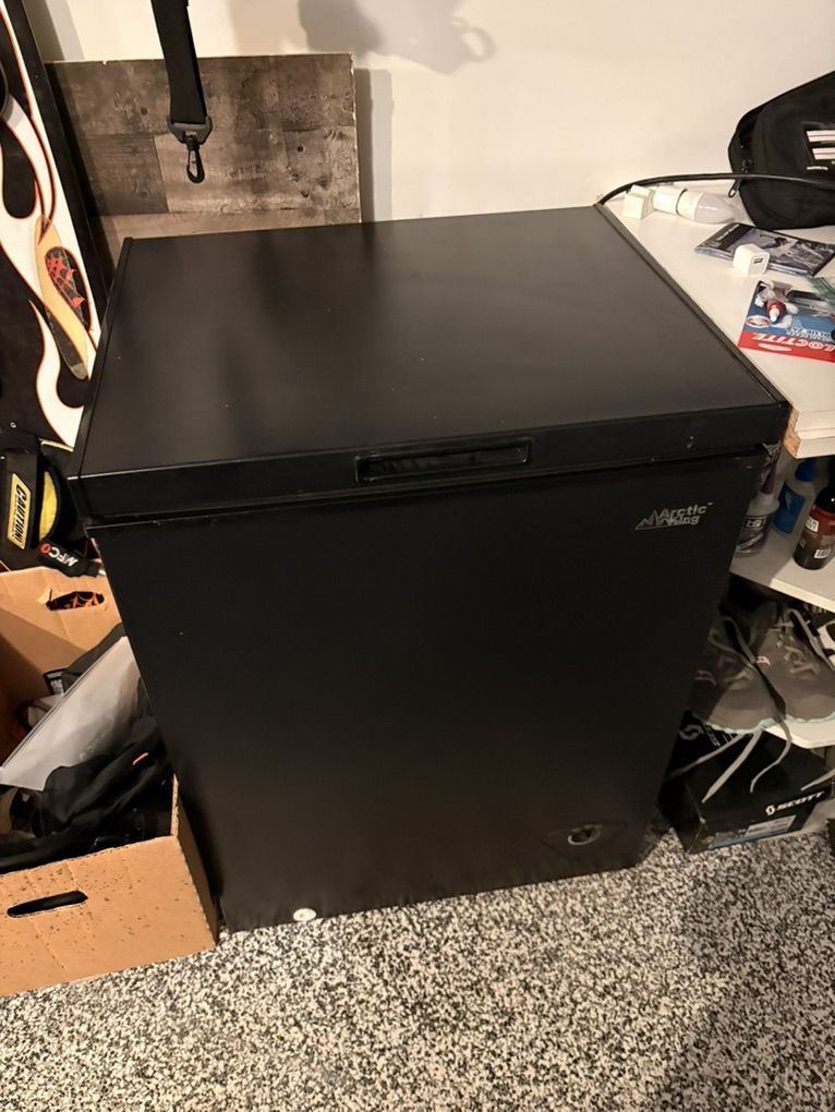 Arctic King Chest Freezer