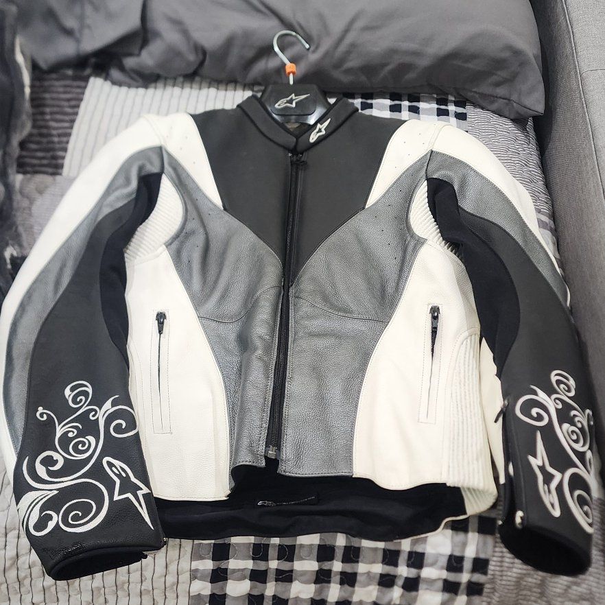 Women's Leather Motorcycle Jacket - Small