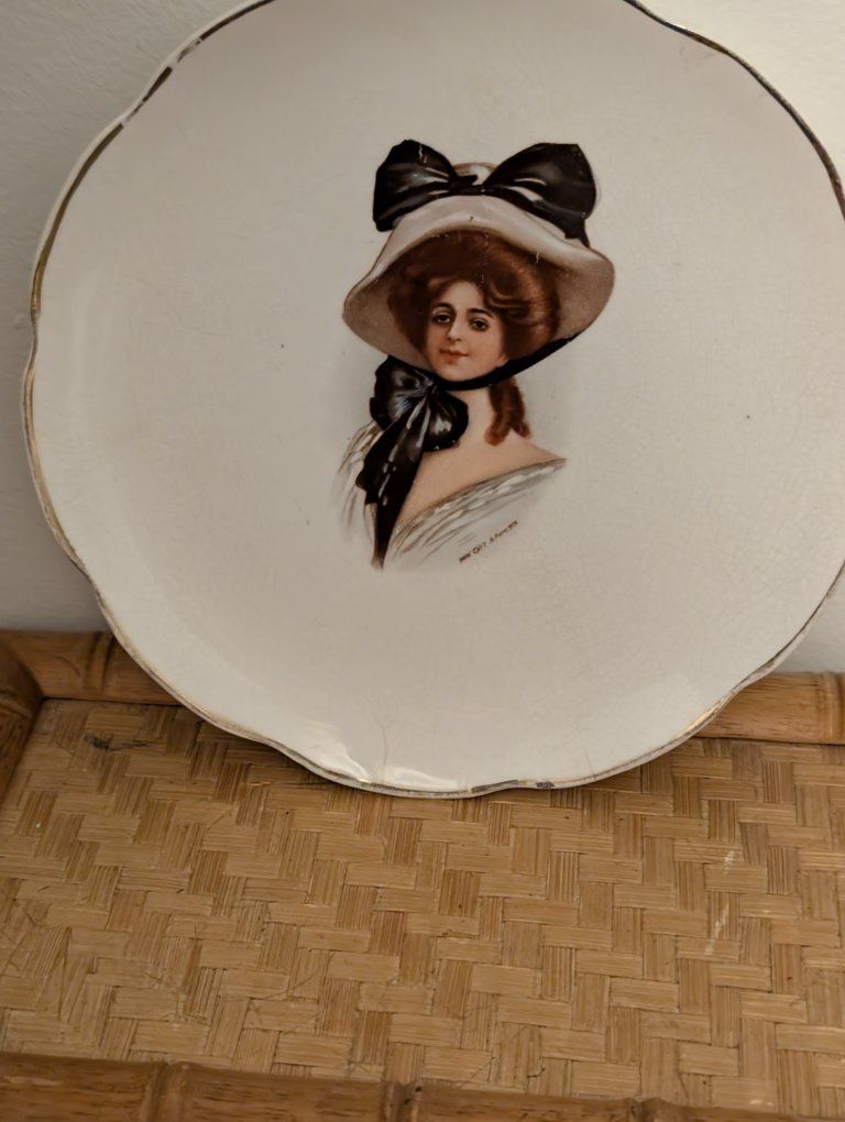 antique Gibson Girl style portrait plate to