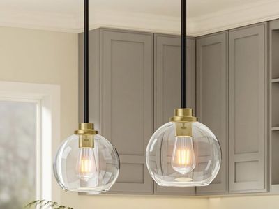 Mid Century Pendant lights (2) & 2 Edison bulbs with remote-