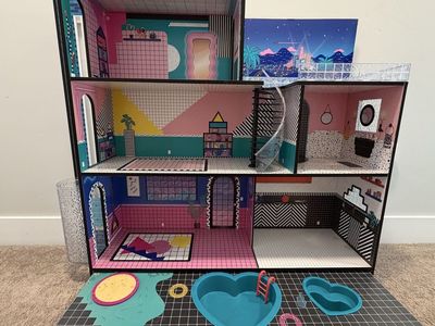 L.O.L. Surprise! OMG House Series Dollhouse with Furniture and Accessories