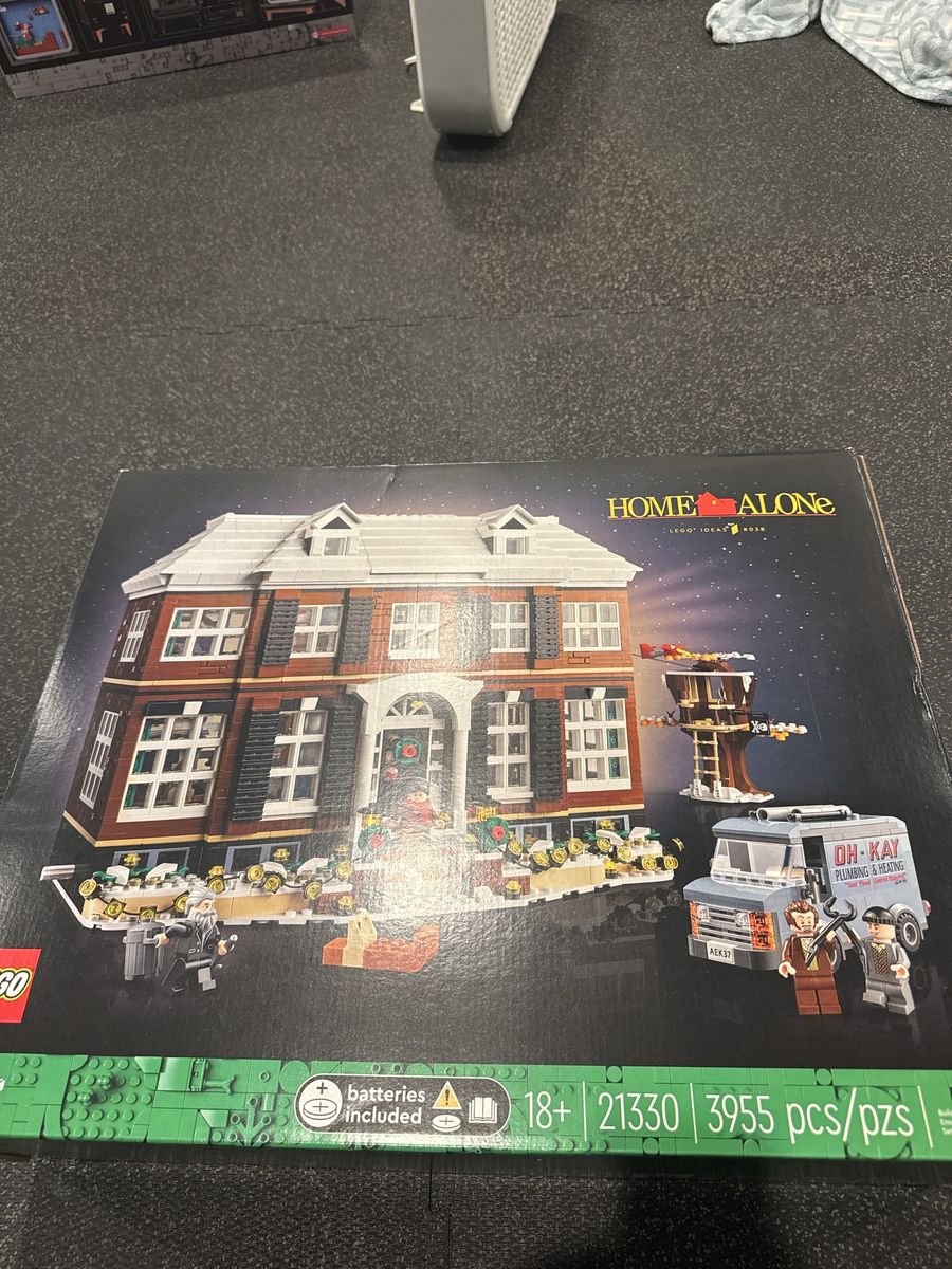 LEGO Ideas Home Alone McCallister's House (21330) Set - 3955 Pieces