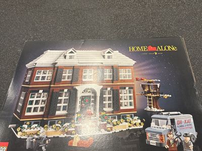 LEGO Ideas Home Alone McCallister's House (21330) Set - 3955 Pieces