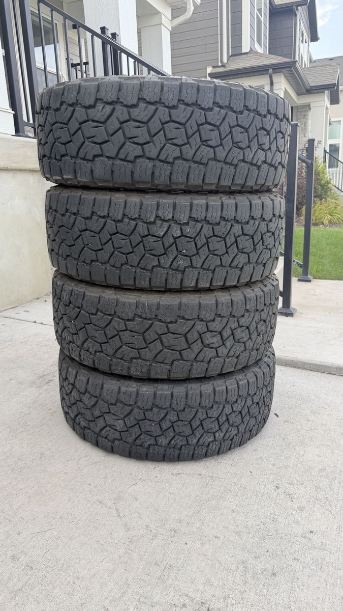 275/60R20 Toyo AT3 Load E