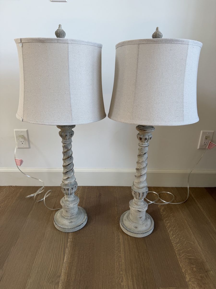 Set of 2 Distressed Barley Twist Table Lamps – French Country / Farmhouse