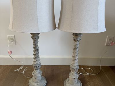Set of 2 Distressed Barley Twist Table Lamps – French Country / Farmhouse