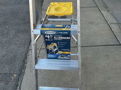 Brand new 4 ft ladder