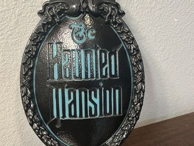 Disney Halloween HAUNTED MANSION Musical Lighted Wall Plaque Gemmy