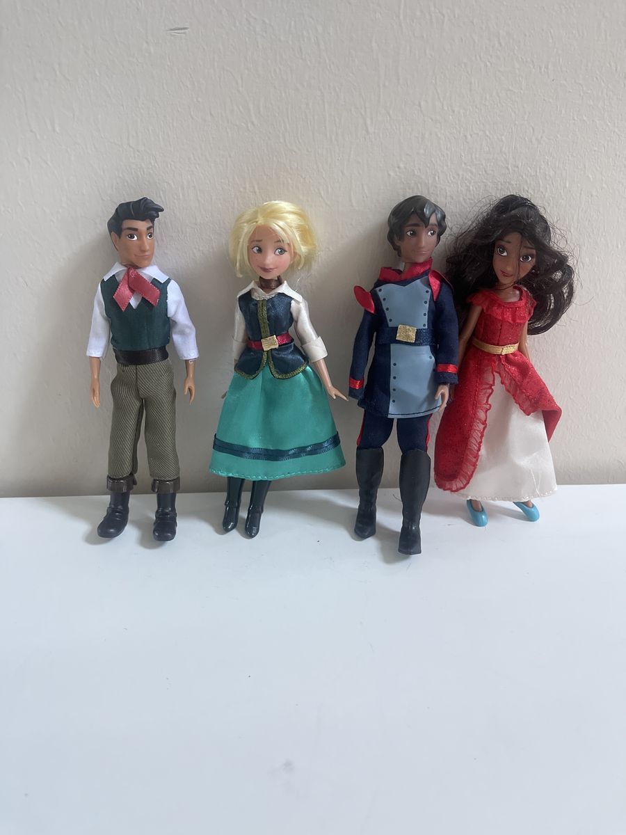 Disney Store Elena of Avalon Classic 5.5-Inch Doll set