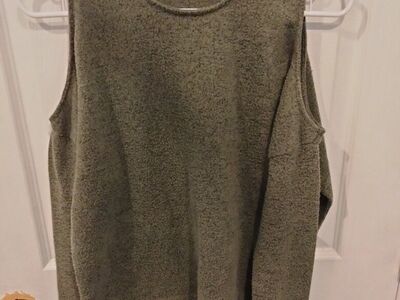 rue21 green cold shoulder top