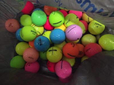 28 Colored Golf Balls