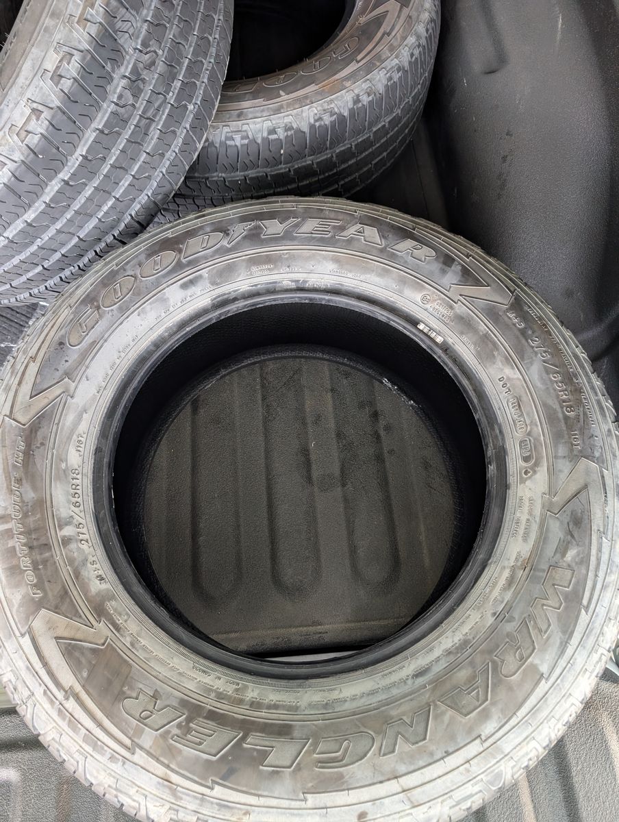 4 x Goodyear Wrangler Fortitude HT tires (275/65r18)