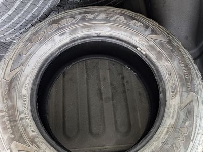 4 x Goodyear Wrangler Fortitude HT tires (275/65r18)