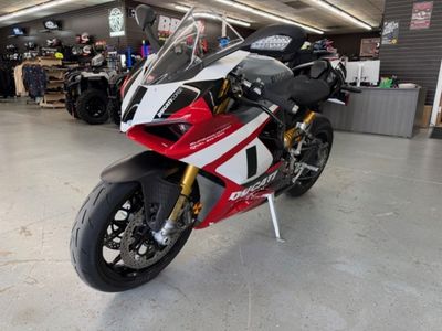 2025 Ducati Panigale V2 Superquadro Final Edition