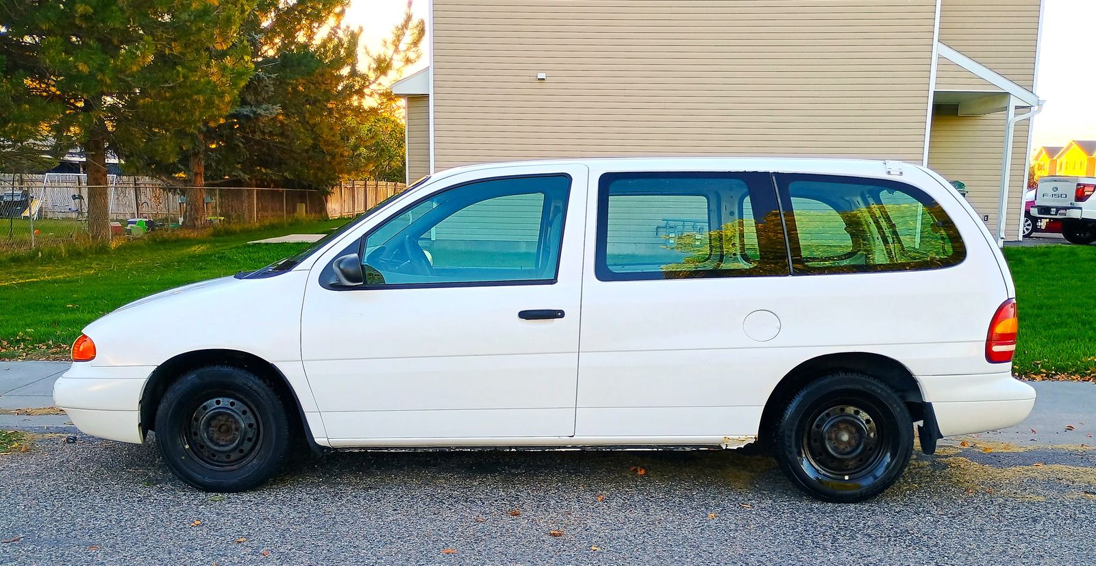 1998 Ford Windstar Base
