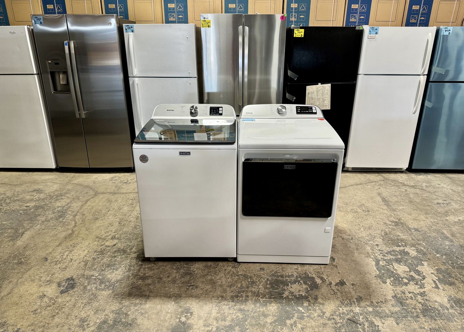 EXCELLENT MAYTAG WASHER AND DRYER SET