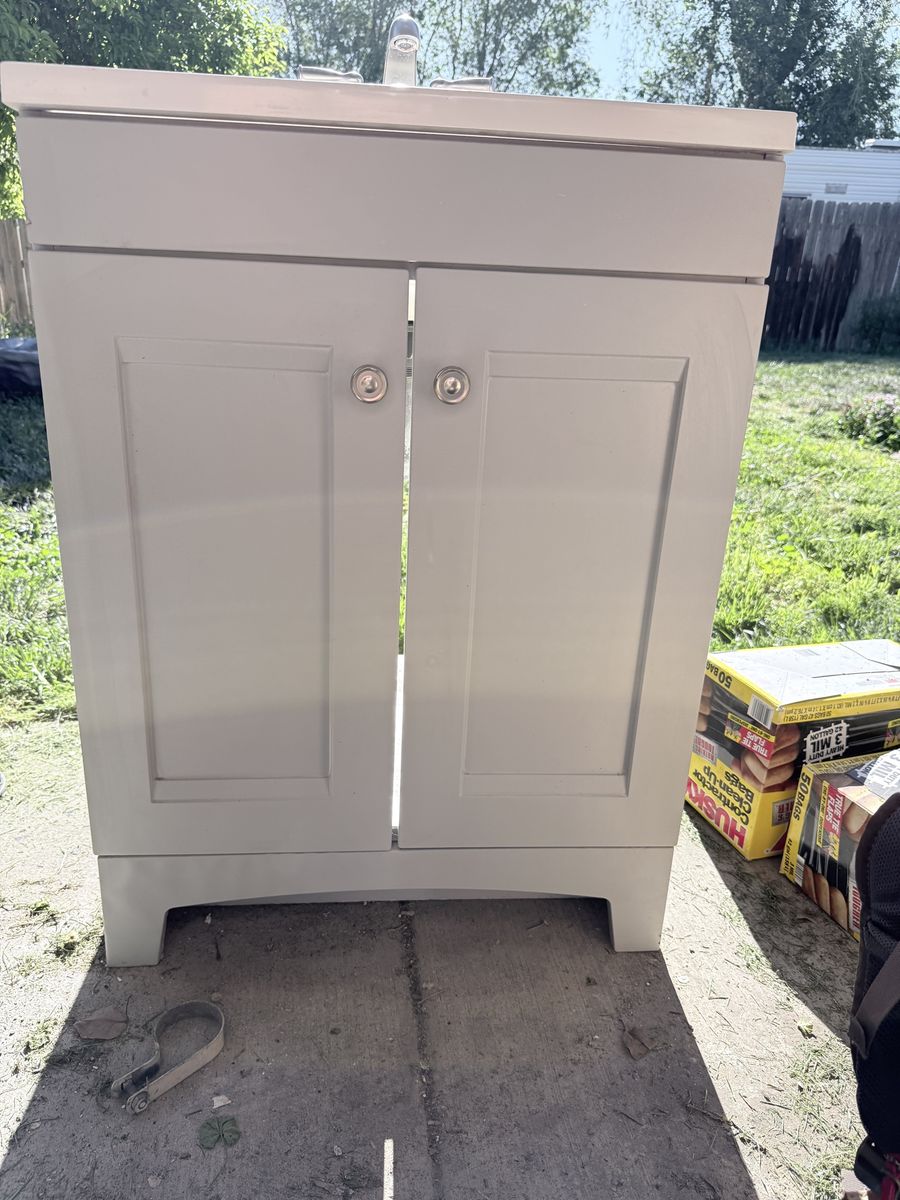 Bathroom vanity with sink