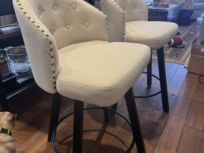 2 Bar-Level Stools