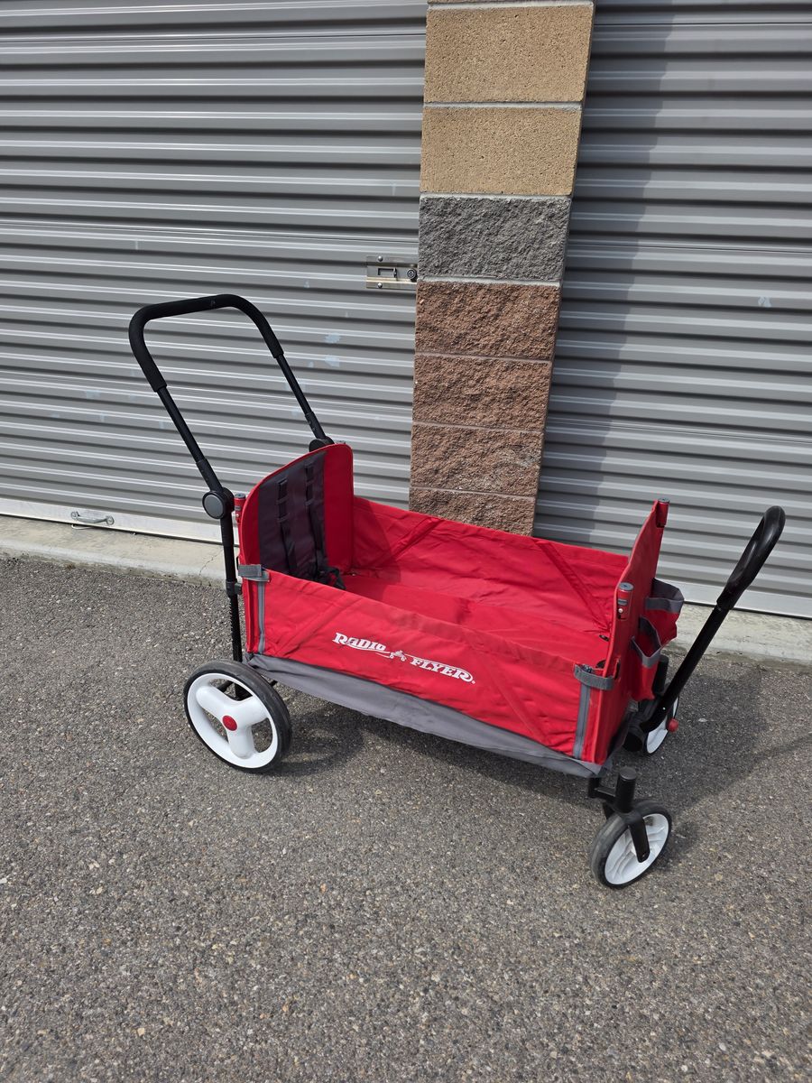 Radio Flyer Folding Wagon Red with Seating and Harness