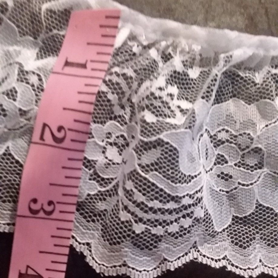 8 YDS WHITE LACE