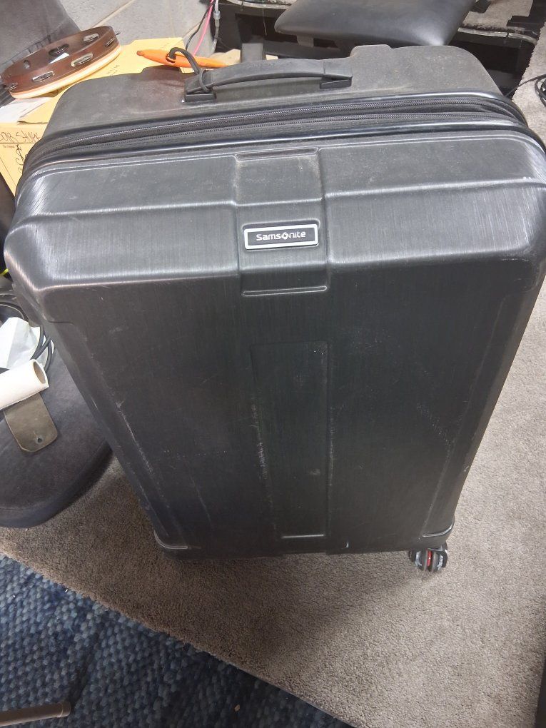 XLarge Hardshell Samsonite Luggage Suitcase Super Nice!