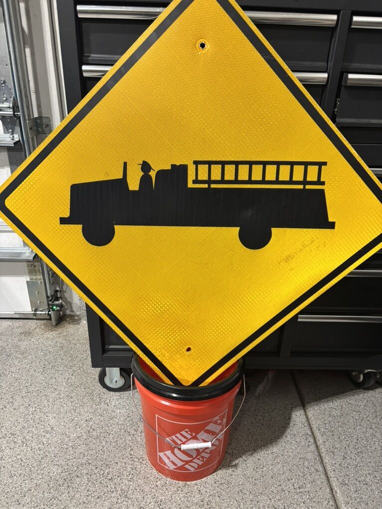 Fire Truck Crossing Sign 30x30