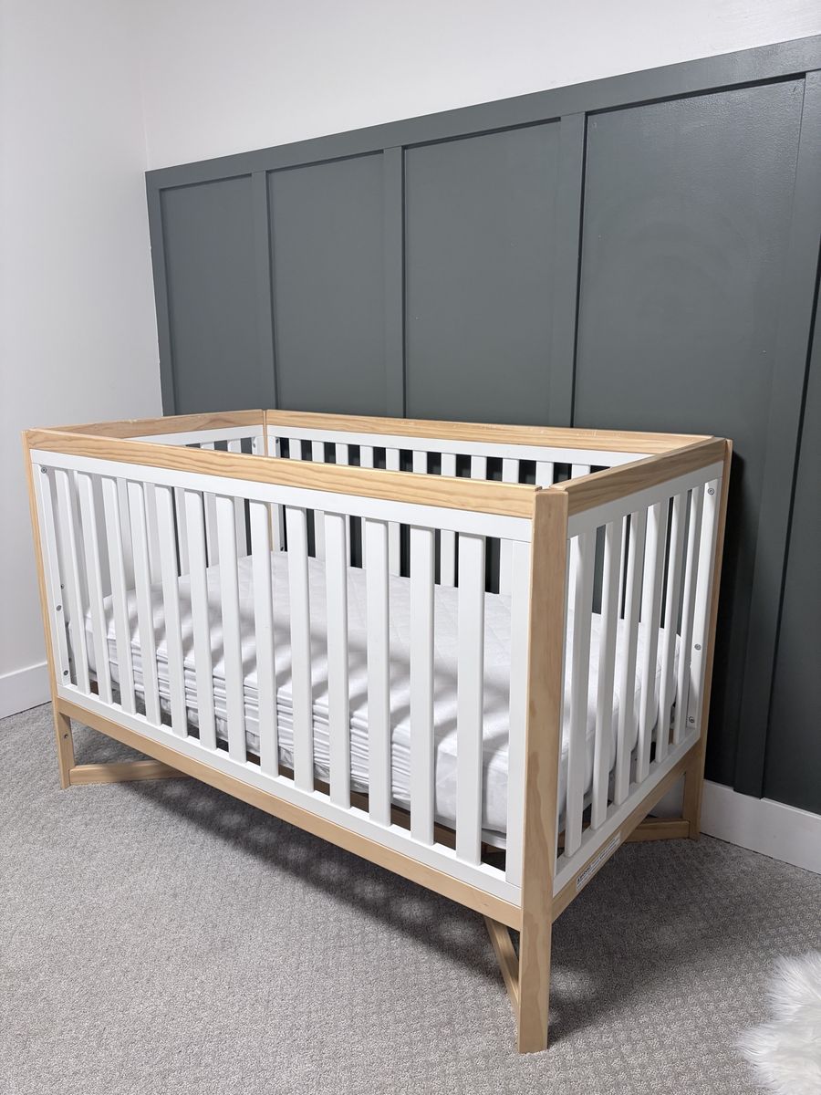 Delta Baby Crib 4-in-1, mattress, and mattress pads