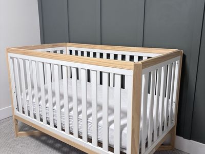 Delta Baby Crib 4-in-1, mattress, and mattress pads