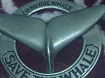 Very Rare Hard to find SAVE THE WHALE GENERAL WHALE 1972 pewter pin