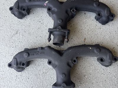 GM 3989036 RH Exhaust Manifold Pair - Vintage/Classic Car Part