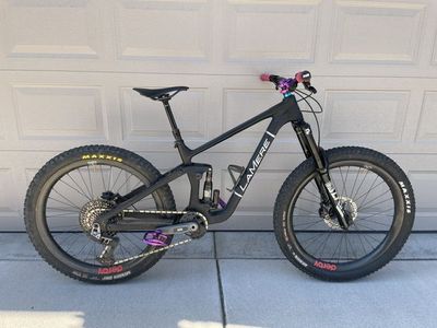 LaMere Carbon w/ AXS Transmission (Medium)