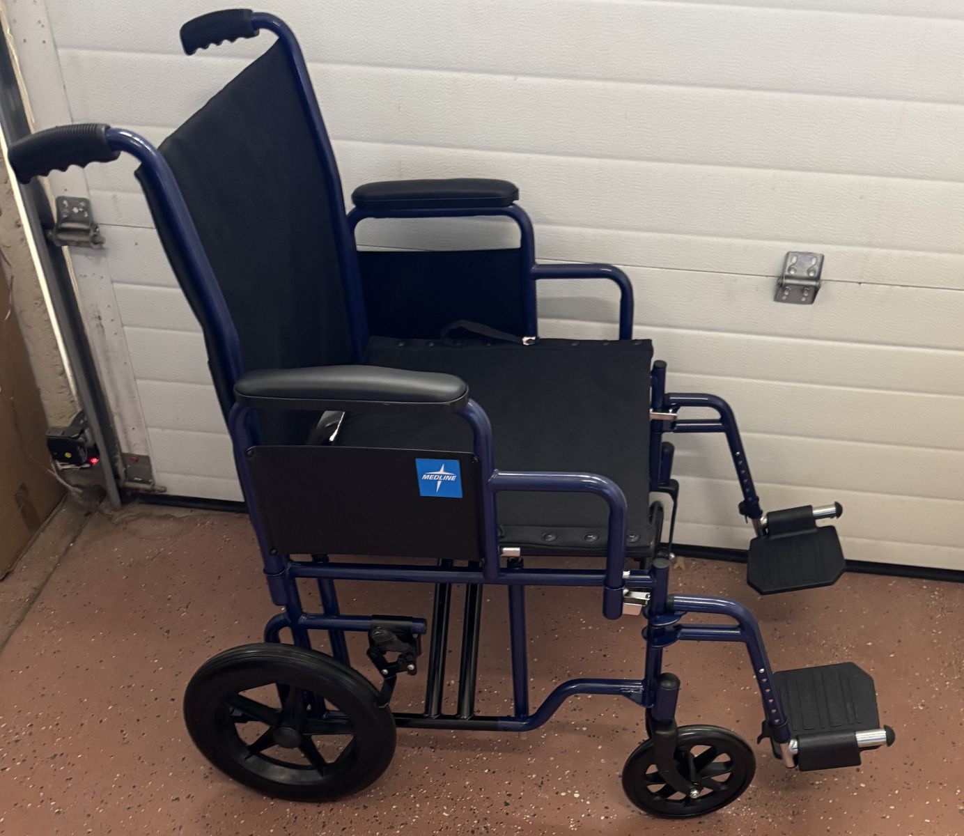 MEDLINE  Medical  18 Inch Wheelchair (BRAND NEW)