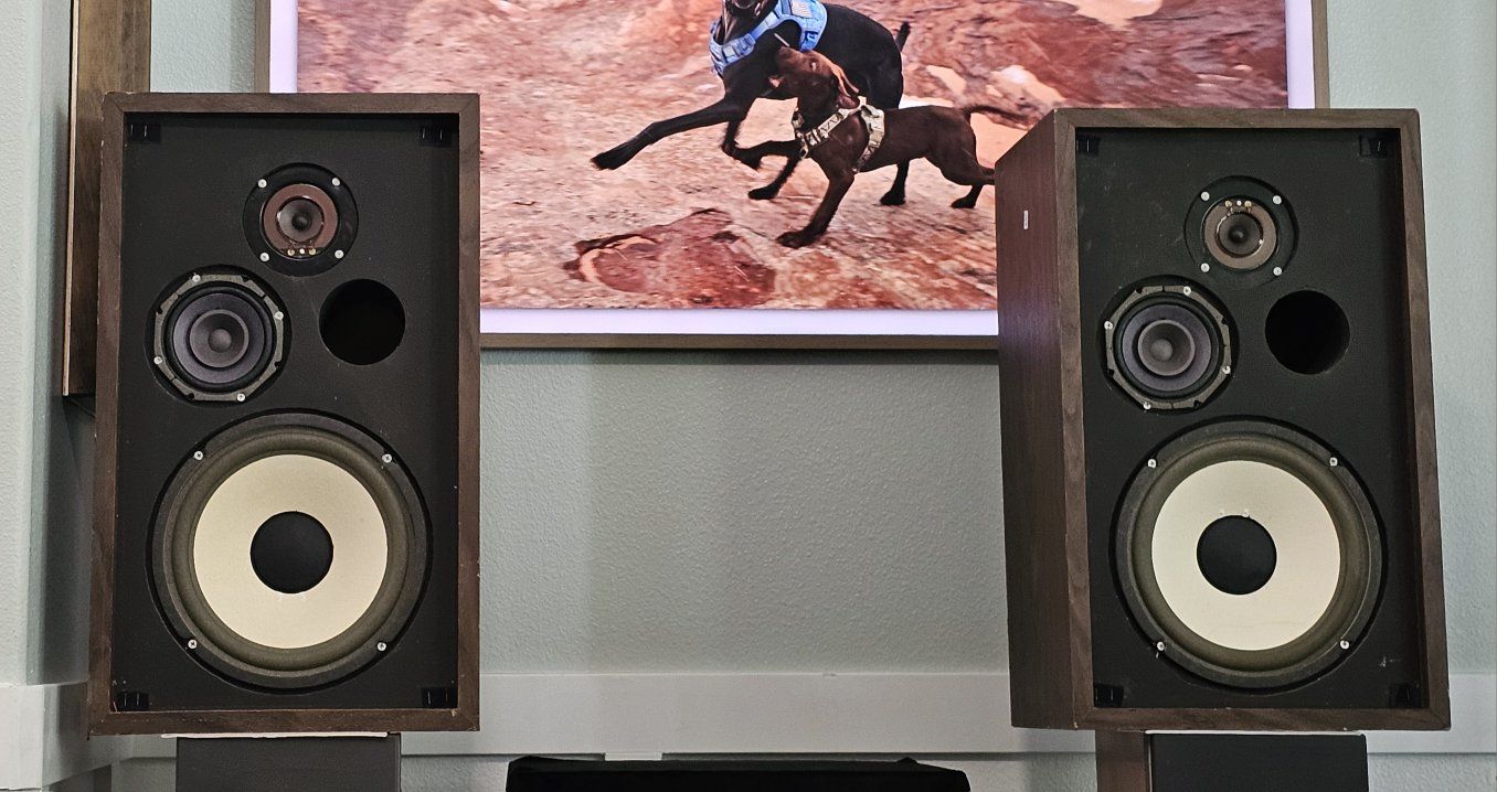 Vintage Akai speakers