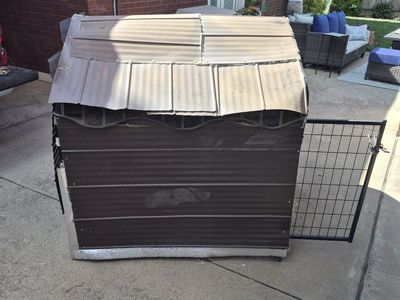 Large Outdoor Dog House with Metal Roof and Insulated Walls, Brown/Black