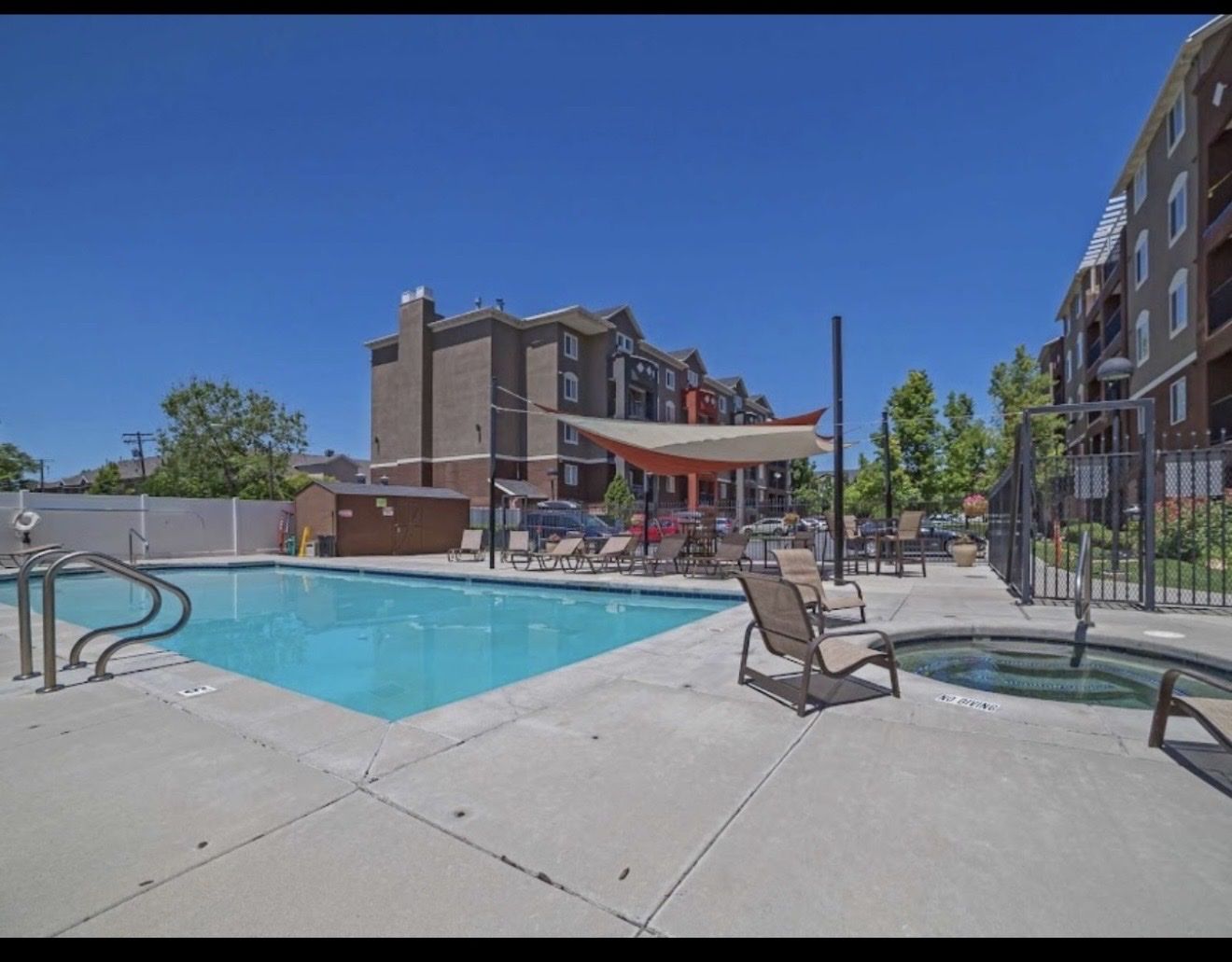 Looking for a roommate to re-sign my lease with for August in Downtown SLC