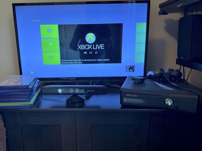 Xbox 360 Slim 320GB Console Bundle w/ Kinect, Controller, & 7 Games - Tested & Reset