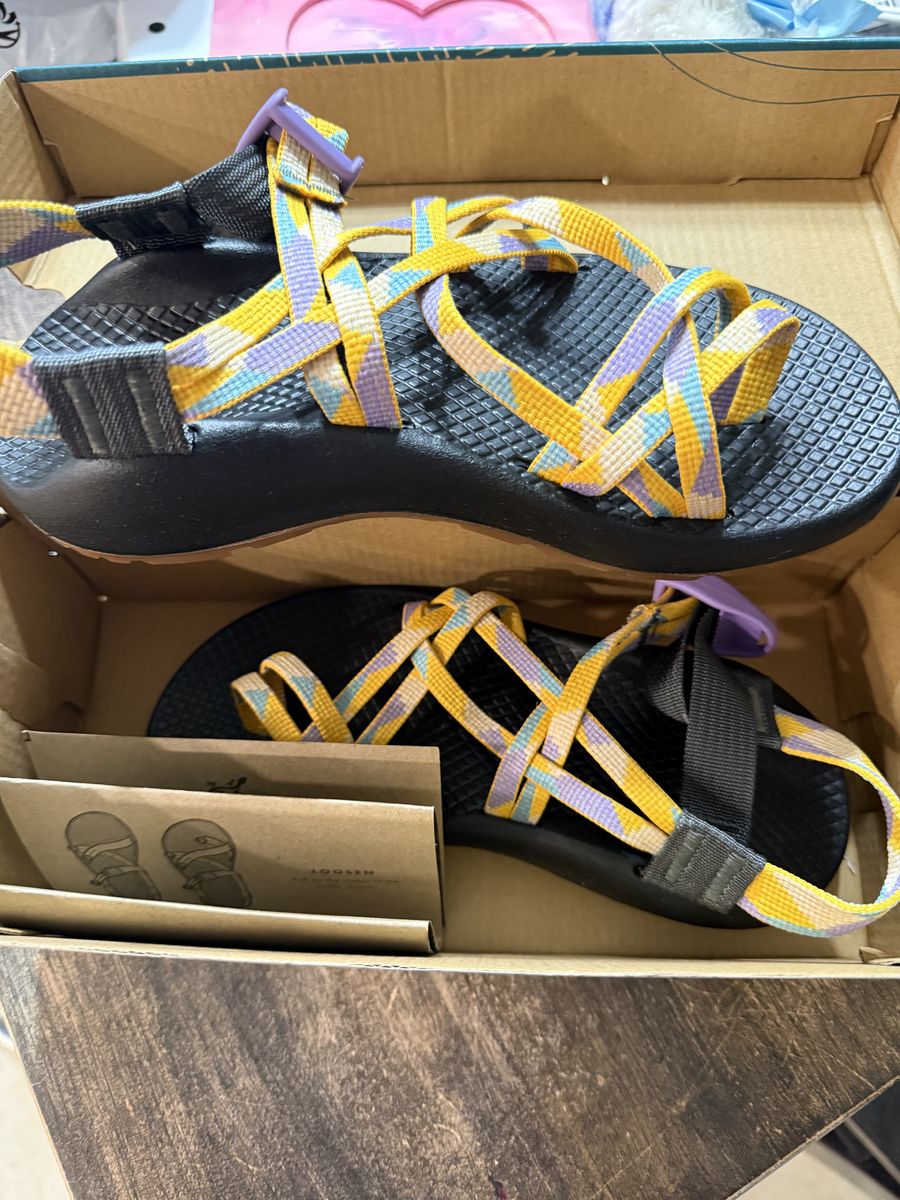 Womens Chaco Sandals Size 5