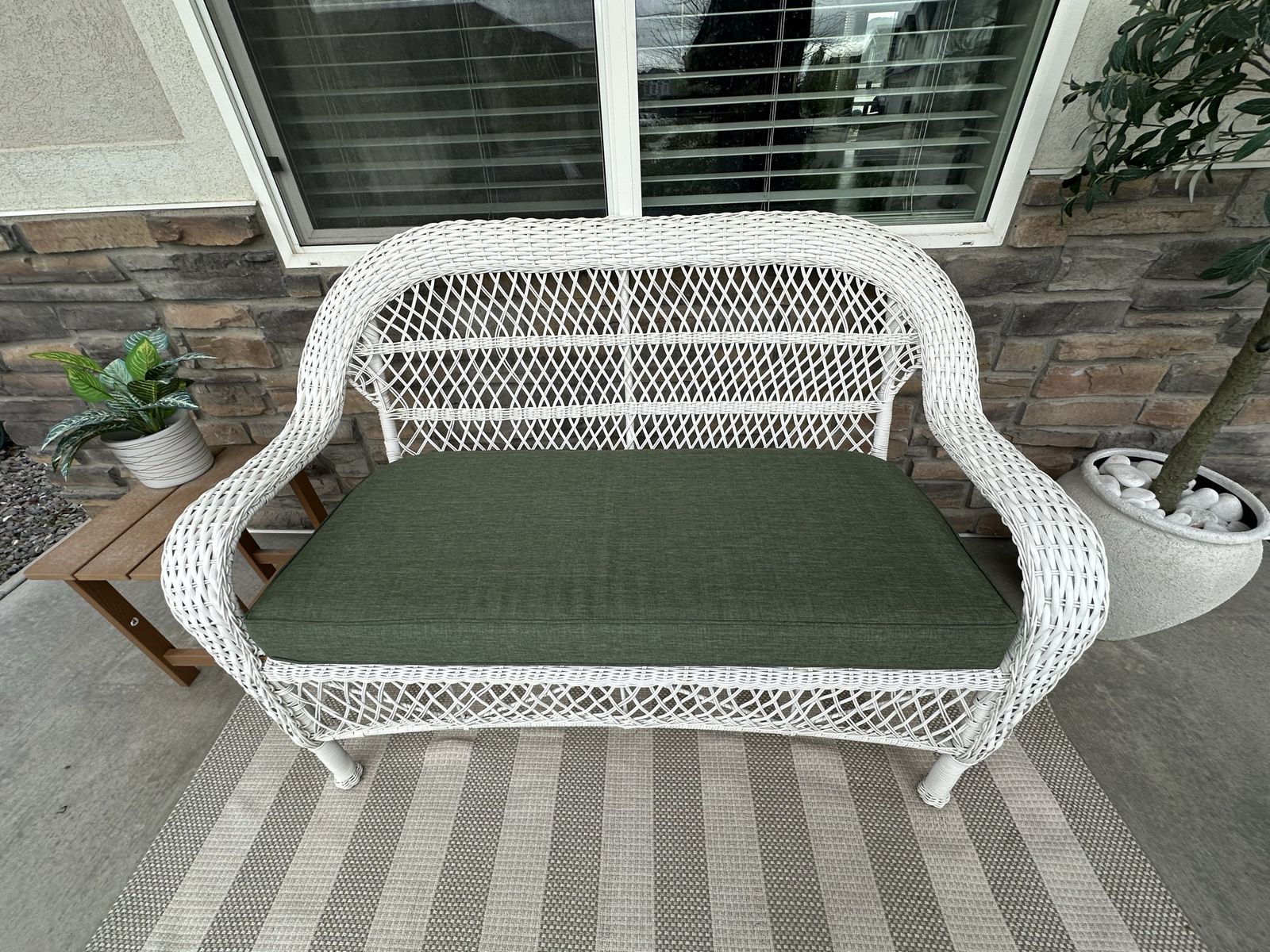 White Wicker Loveseat Settee Bench with Green Cushion - Indoor/Outdoor Patio Furniture