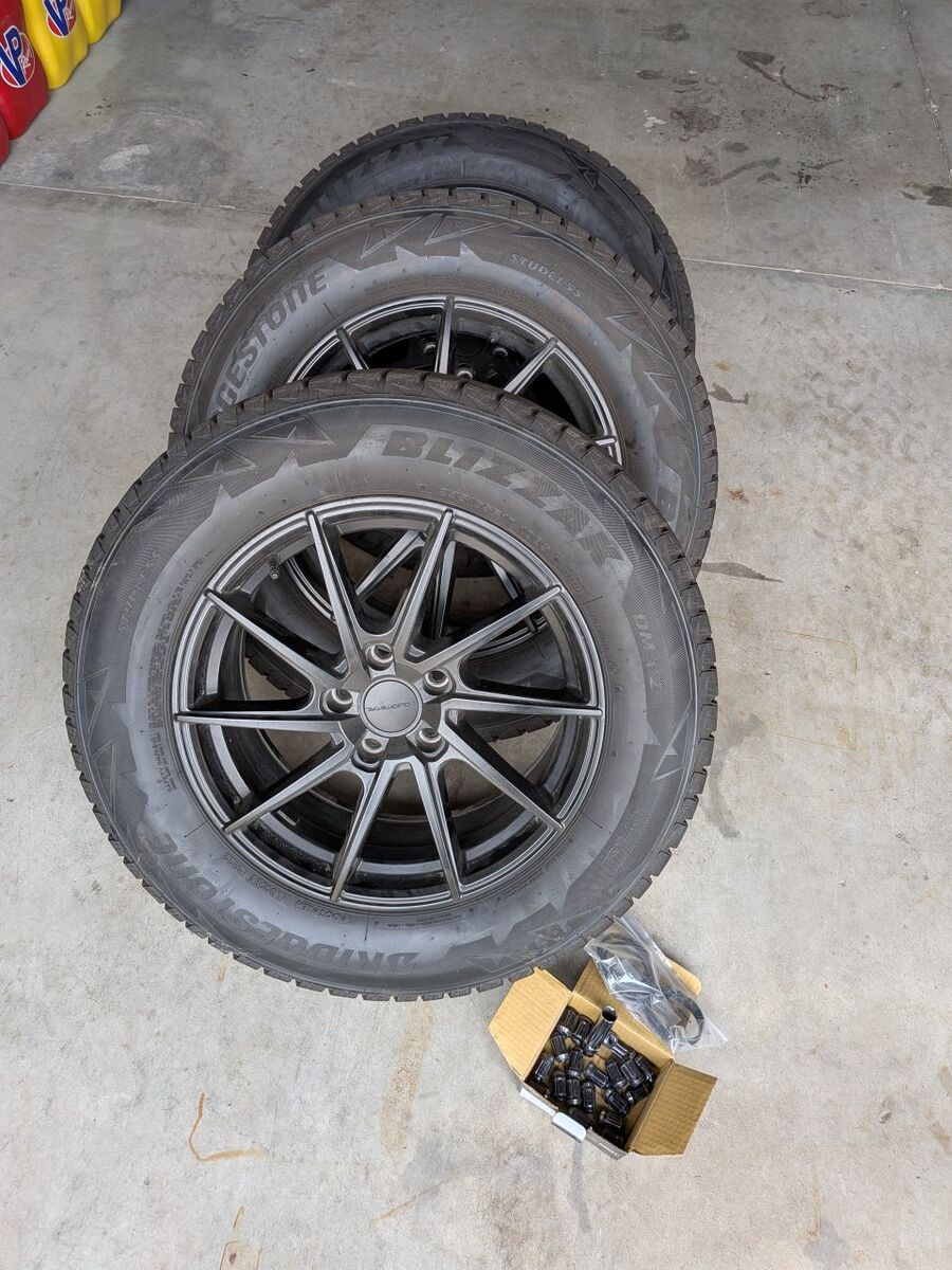 Snow tires and wheels 235/65R17 bolt 5x114.3 Kia set of 4