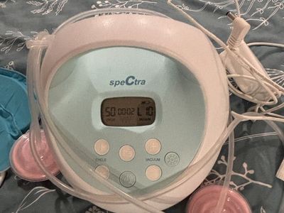 Spectra S1 Plus Portable Breast Pump with Accessories & Ilunes Backpack
