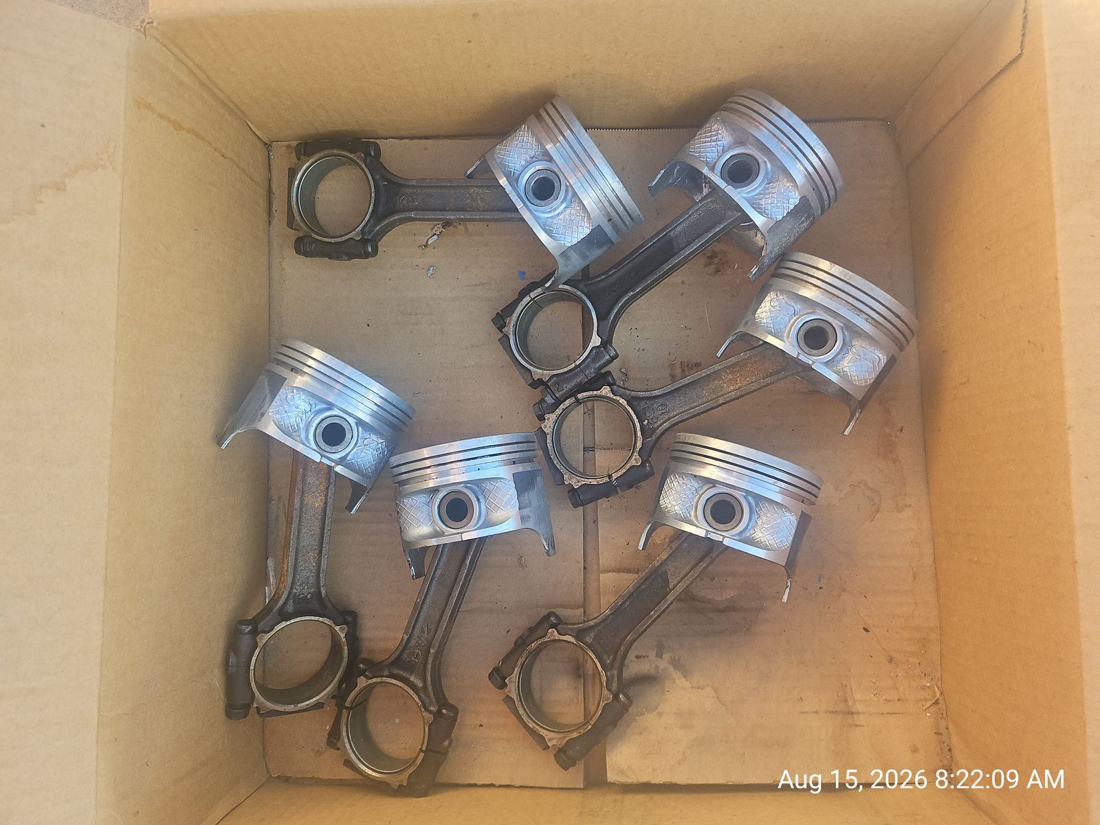 Used Jeep 4.0L Inline 6 Pistons, with connecting rods and wrist pins