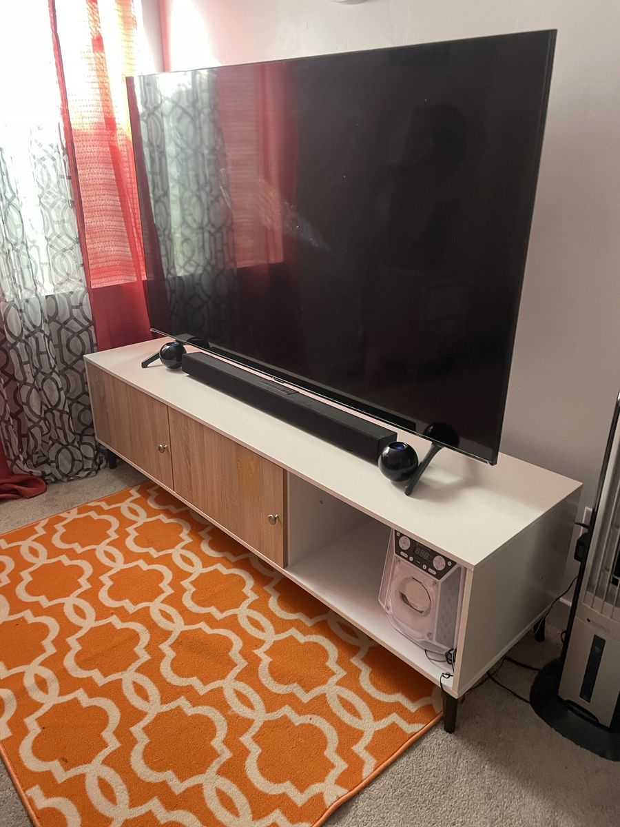 71' Entertainment Stand