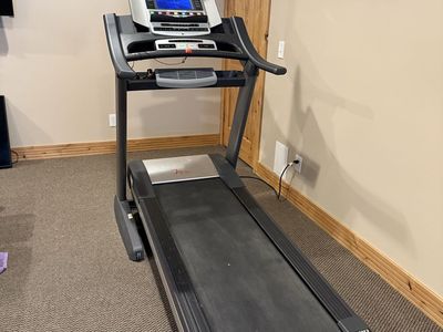 Freemotion 790 Interactive Treadmill with HD Touchscreen & iFit - Excellent Condition