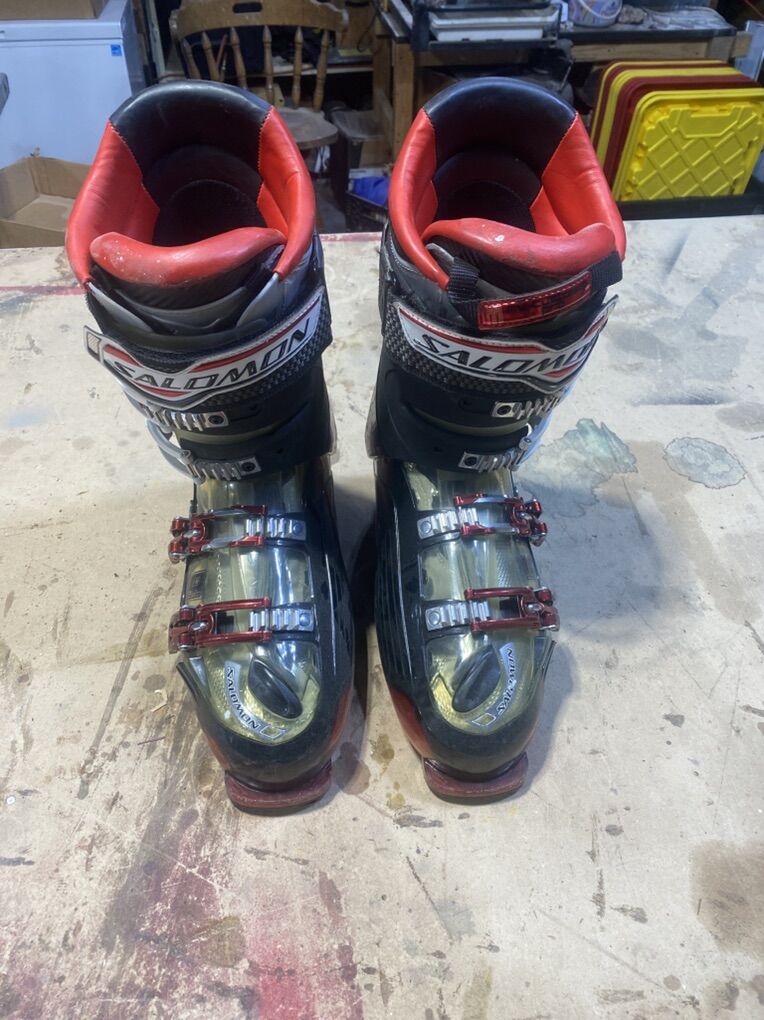 Salomon size 29 Ski Boots
