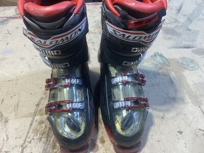 Salomon size 29 Ski Boots